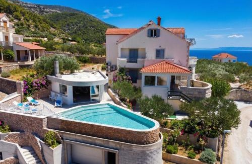 Bol Apartment | Villa Franka with swimming pool