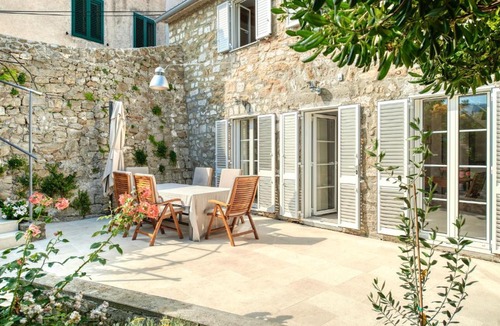 Rab Villa | Villa Gajarda
