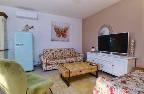 Lukovo Sugarje Villa | Villa Hemingway beachfront by Villas Guide