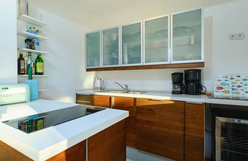 Lukovo Sugarje Villa | Villa Hemingway beachfront by Villas Guide
