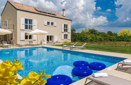 Butkovici Villa | Villa in Butkovici with Pool near Pula