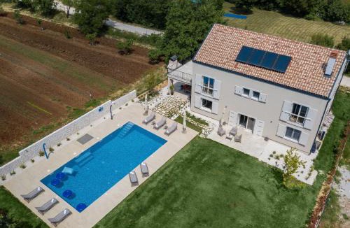 Butkovici Villa | Villa in Butkovici with Pool near Pula
