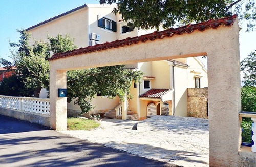 Starigrad Apartment | Villa in Starigrad near Paklenica National Park