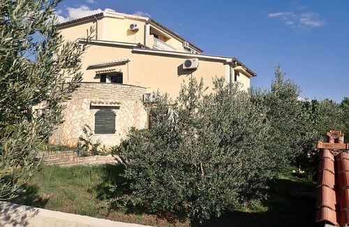 Starigrad Apartment | Villa in Starigrad near Paklenica National Park