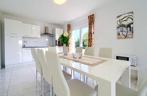 Milohnici Villa | Villa Isabella by Villas Guide
