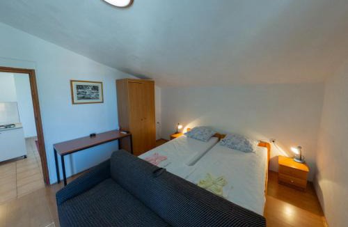 Murter Apartment | Villa Ivanka Murter ap D sa grijanim bazenom i besplatnim parkingom