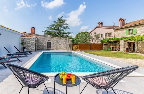 Brajkovici Villa | Villa Ivini in Brajkovići - Haus für 5 Personen