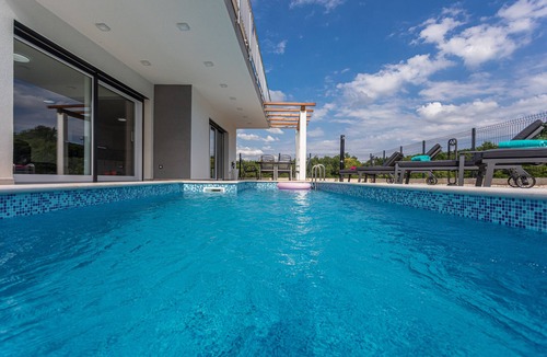 Buje Villa | Villa Jelena | 4-star villa with heated pool, privacy & barbecue house