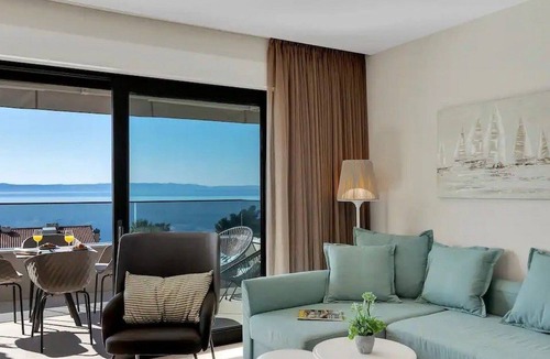 Ratac Apartment | Villa Jelena App. 7. Vis by Interhome
