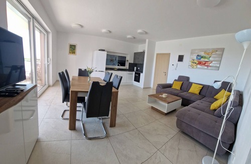 Peroj Villa | Villa Karizma - Sea View, Pool, Hot Tub, Brijuni, Peroj