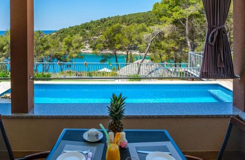 Cove Osibova (Milna) Villa | Villa Karmelota