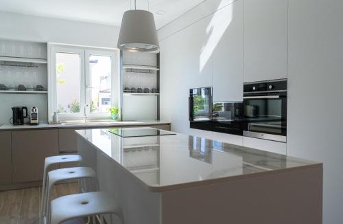 Crveni Vrh Villa | Villa Kortus Luxury modern villa near Petram Resort, beach 700m and Adriatic golf resort