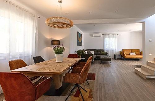Crveni Vrh Villa | Villa Kortus Luxury modern villa near Petram Resort, beach 700m and Adriatic golf resort