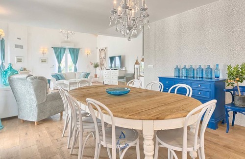 Frata Villa | Villa Lara - Modern Family Villa with Heated Pool