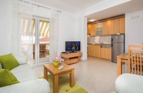 Podstrana Apartment | Villa Leon