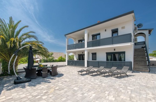 Mali Maj Apartment | Villa LiLi Apt 2 450m from the beach