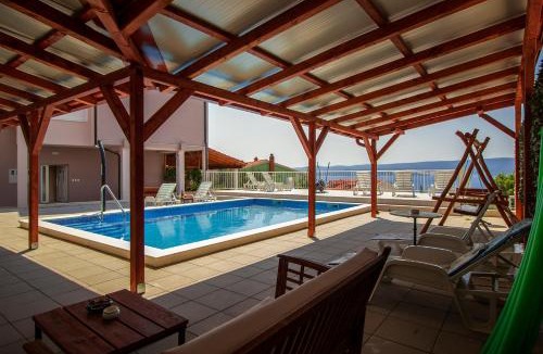 Ruskamen Bed & Breakfast | Villa Ljetni San