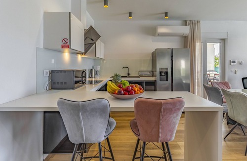 Sikici Villa | Villa Luna & Pia in Pula for 10 people with heated pool