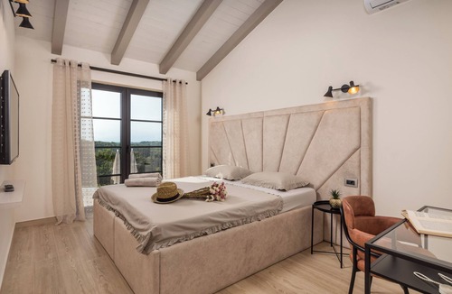 Kircija Villa | Villa Lunetta – Peaceful Istrian Retreat Heated pool