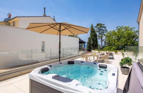 Selce Apartment | VILLA MAR - LUXURY APARTMENTS with pool and Deluxe apartment with hot tub in Selce, 20 meters from the beach