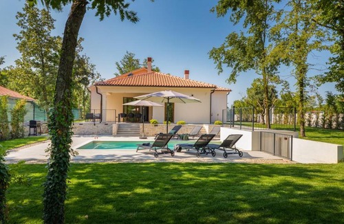 Karlovici Villa | Villa Marija by Villsy