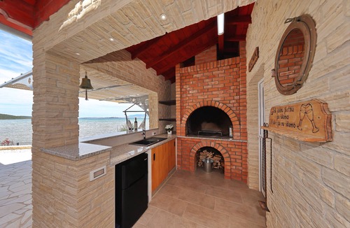 Ljubac Villa | Villa Maritime with Pool by the Sea