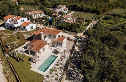 Strpacici Villa | Villa Mila with private pool and jacuzzi for up to 10 guests