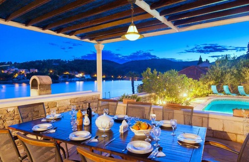 Sumartin Villa | Villa Mir Vami - Heated Pool, Sea Views & Beach 100m I Brač Island