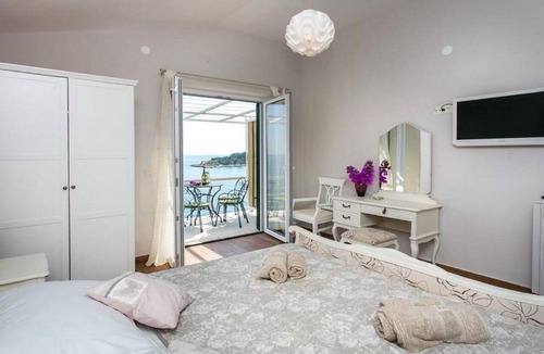 Mlini Apartment | Villa Mirjana - Two Bedroom Apartment with Balcony and Sea View (Sunce)