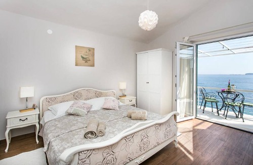 Mlini Apartment | Villa Mirjana - Two Bedroom Apartment with Balcony and Sea View (Sunce)