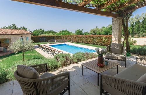 Heraki House | Villa mit Pool, Garten und Sommerküche by Interhome
