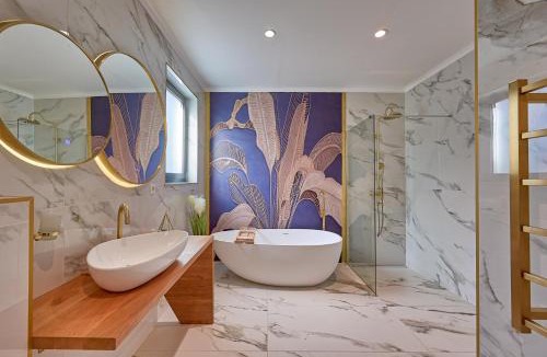 Veprinac Villa | Villa Naya with Heated Pool and Hot Tub