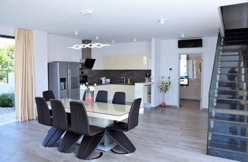 Veliko Brdo Villa | Villa Nera2 with Pool