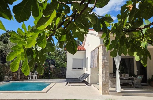 Omisalj Villa | Villa Nevera