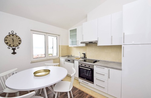 Okrug Apartment | Villa Nonie by Interhome