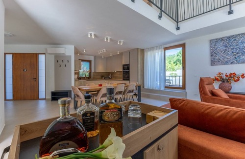 Kras Villa | Villa Olive Court Kras