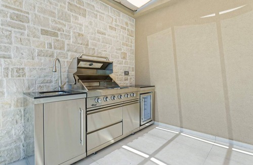 Kastel Villa | Villa Olive'r – Sleeps 6, 3 bedrooms, private pool, barbecue