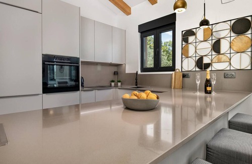 Kastel Villa | Villa Olive'r – Sleeps 6, 3 bedrooms, private pool, barbecue