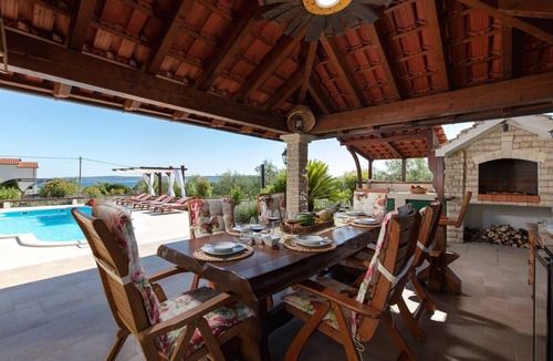 Kastel Luksic Villa | Villa Orhid near Split, heated pool
