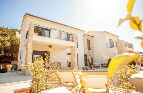 Banjol Villa | Villa Orkula Rab with Heated Pool, Gym & Sea View
