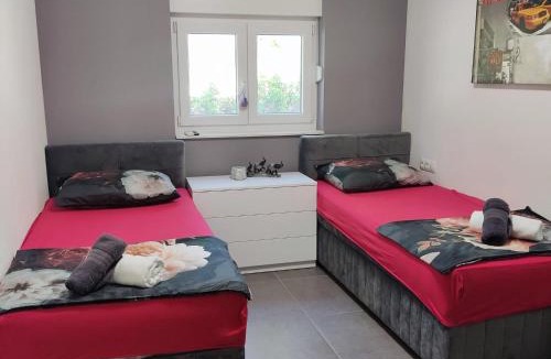 Okrug Gornji Apartment | VILLA PALAVRA - Apartments With Amazing Sea Views and Heated Pool
