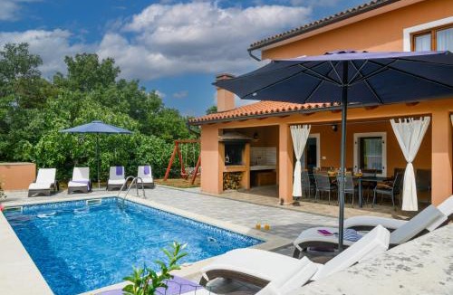 Rakalj House | Villa Percan - Spacious Family Home with Private Pool on a 4000 Square Meter Plot