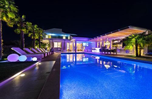 Novalja Villa | Villa Petra, Luxury Villa & Private Yacht Experience near Zrće Beach, Pag