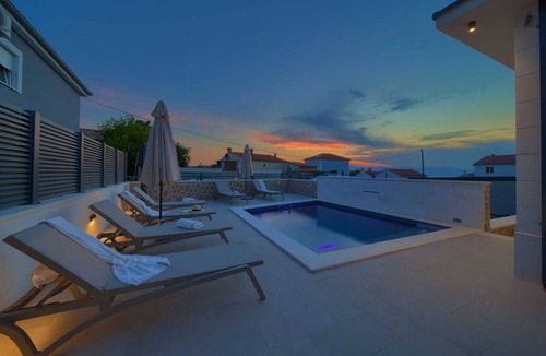 Omisalj House | Villa QUARNARO with heated pool