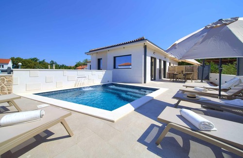 Omisalj House | Villa QUARNARO with heated pool