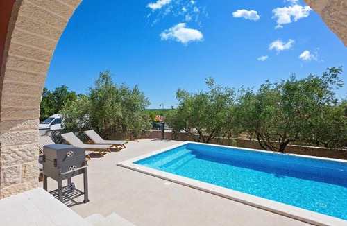 Vrvari House | Villa Rea