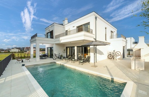 Rosini Villa | Villa Riata Luxury villa for up to 8 guests with a private pool, set in a peaceful and green environment near Poreč.