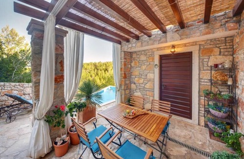 Vrbanj Condo | Villa ROSA - Beautiful Mediterranean apartment Oliva with sea view and pool
