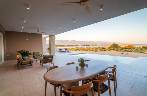 Kosljun Villa | Villa Salis with heated pool & sea view