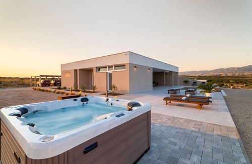 Kosljun Villa | Villa Salis with heated pool & sea view